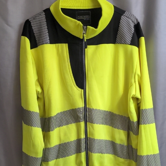 Men's Yellow and Black Lightweight Jacket - Picture 4 of 16